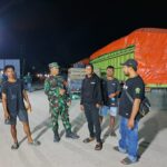 Belum lama ini pihak warga bersama TNI melakukan pantauan dalan penyebrangan, akhir sudah dapat di lalui.