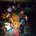 TIM SAR GABUNGAN TEMUKAN KORBAN TENGGELAM DI KALI ANGKE TANGERANG DALAM KONDISI MENINGGAL DUNIA.