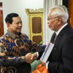 Biasanya, ada pihak yang berperkara menyogok tentu hasilnya menang tapi Kaligis.