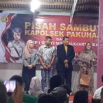 Kapolsek Pakuhaji AKP I Gusti Moh Sugiarto,.SH, lepas sambut dengan AKP. Kuswadi, SH,.MH di Pemancaingan.