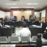 Pelakor 2 anak fitnah anak saya menjadi terdakwa kasus penusukan pisau karter yang sudah di lumuri jel anti rasa sakit.