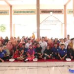 PERINGATI HARI IBU TAHANAN RUTAN KELAS 1TANGERANG SUNGKEMAN DI KAKI IBU DAN MENYUAPI IBU. 