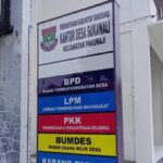Saat ini ia menyorot Desa Sukawali, Kec. Pakuhaji, Kab. Tangerang, kadesnya sempat melawan dan akan di acam untuk di laporkan ke Jaksaan.
