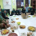 PAC Muslimat NU Kec Kosambi Aksi Berbagi Takjil di Bulan Ramadhan 1446 H.