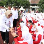 Bupati berharap kedua program tersebut bisa menjadi gerakan berkelanjutan yang tidak hanya bersifat seremonial.