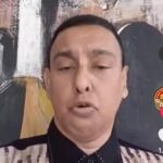 Sahroni tak pantas ia ngomong itu, menjadi air liur di jelat lagi, aspirasi yang mana ia katakan orang yang bubarkan DPR itu Tolol.