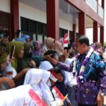 Meminta masyarakat, guru, orang tua dan para siswa bersama-sama bisa menjaga dan merawat SDN Buaran Mangga IV.
