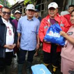 Bupati Tangerang Tinjau Langsung Lokasi Terdampak Angin Puting Beliung Di Perumahan Taman Adiyasa Solear.
