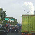 Jalan raya Cikokol-BSD Tangsel macet terus.