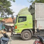 Waduh, warga kaget jam 11.00 Wib mobil truk sudah keluar.