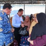 Karena pegawainya sebagian besar adalah putra desa, mereka bekerja di sini membantu perusahaan.