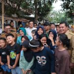 Pemerintah Kabupaten Tangerang juga sudah beberapa kali mengirimkan bantuan air bersih, bahkan dalam sehari bisa.