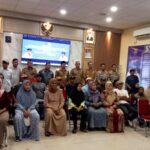 H. Abi Ketua KPS teluknaga : Jangan membuang sampah di pinggir jalan raya.