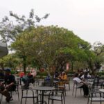 Rata-rata pengujung SMS Serpong ekonomi klas menengah atas.